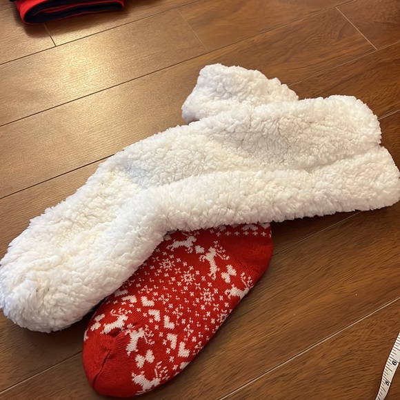 Plush furry lined Christmas socks - Picture 4 of 4
